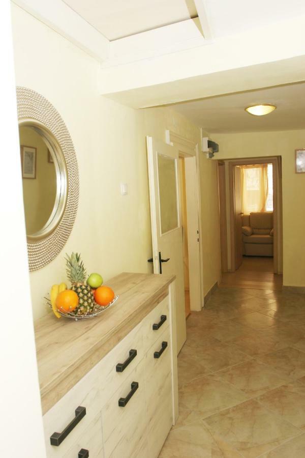 Sara Cosmo Split Apartment Ngoại thất bức ảnh
