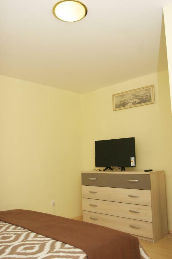 Sara Cosmo Split Apartment Ngoại thất bức ảnh